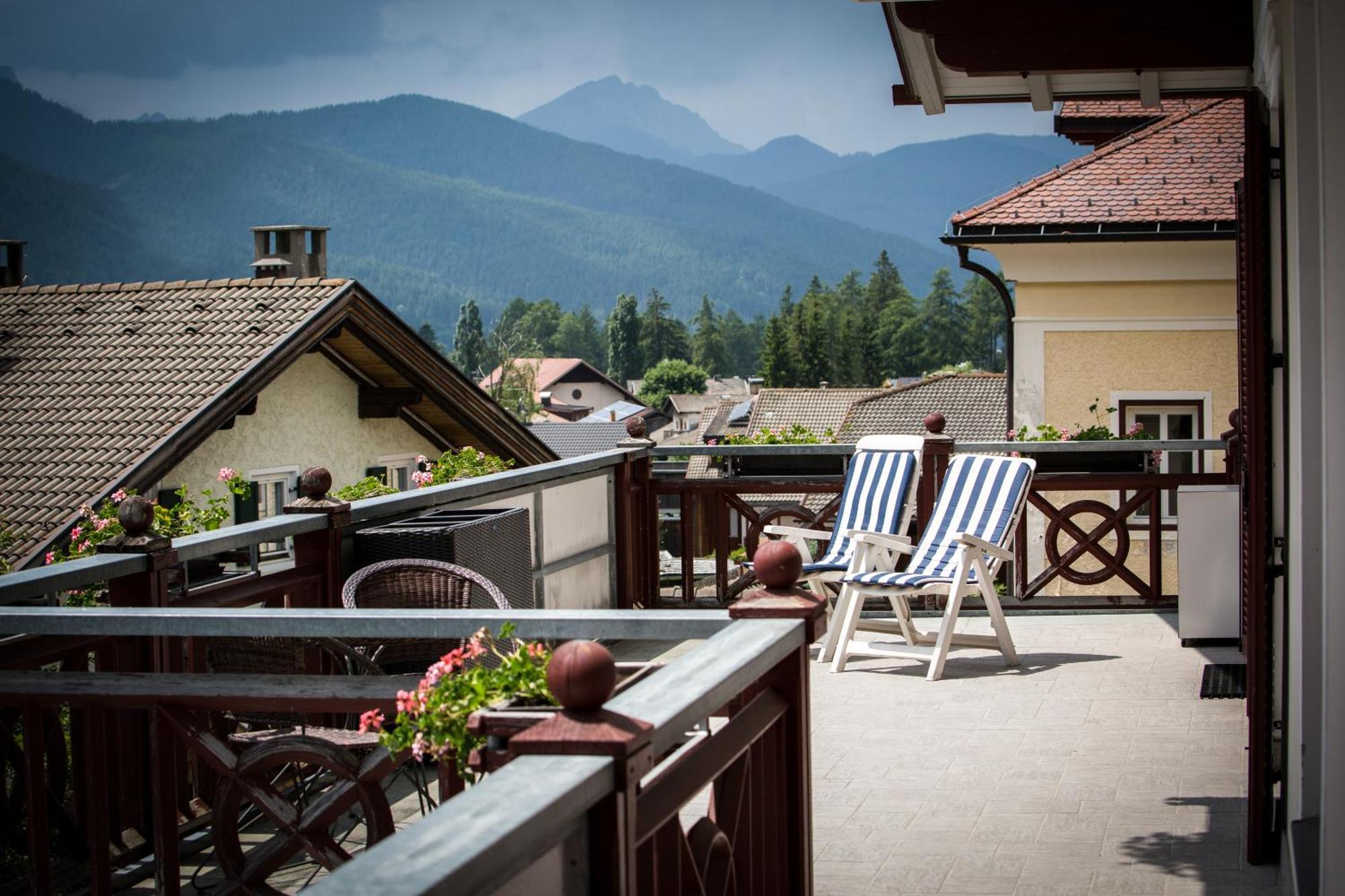 Sapelza Appartementhaus Toblach Exteriör bild