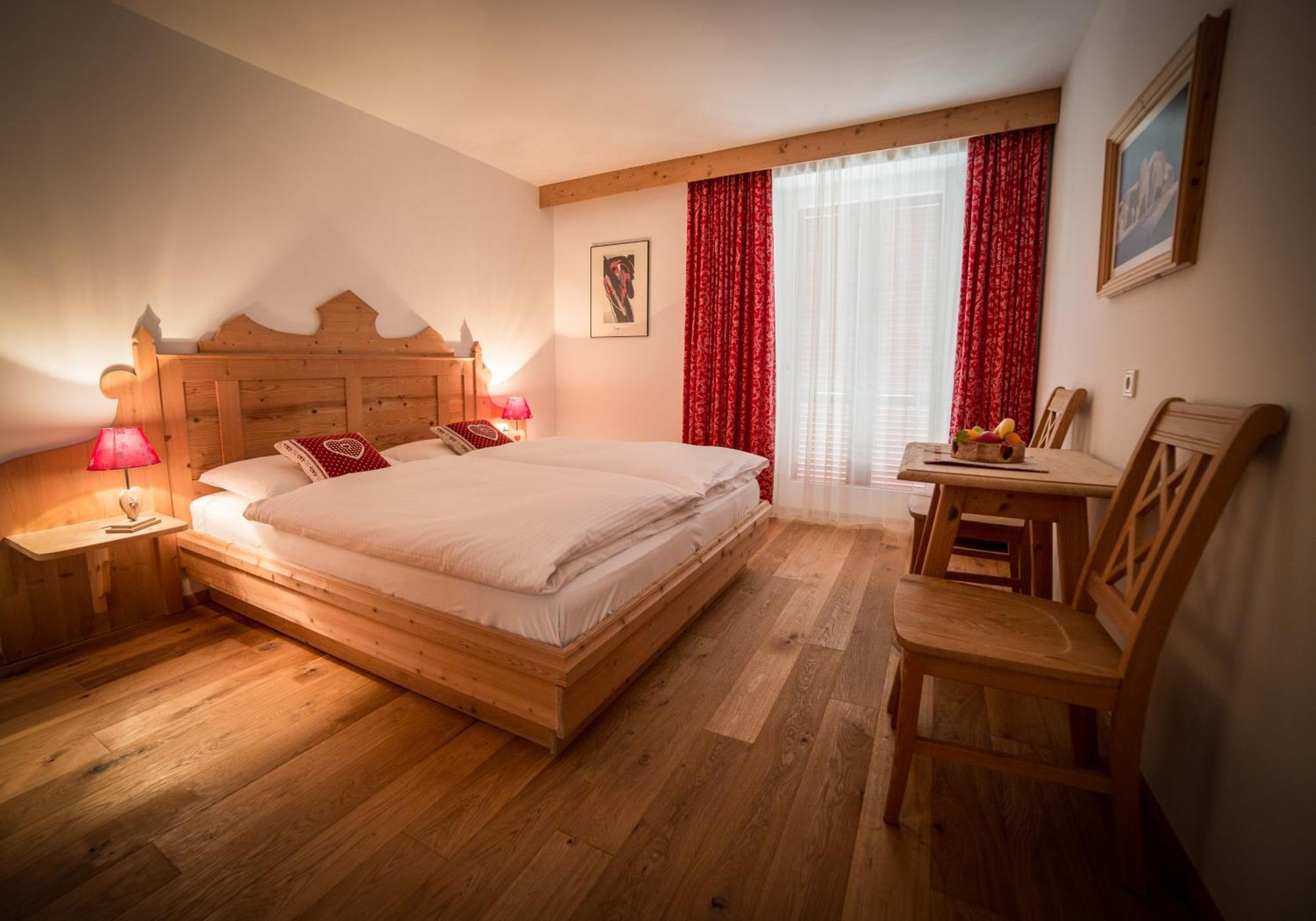 Sapelza Appartementhaus Toblach Exteriör bild