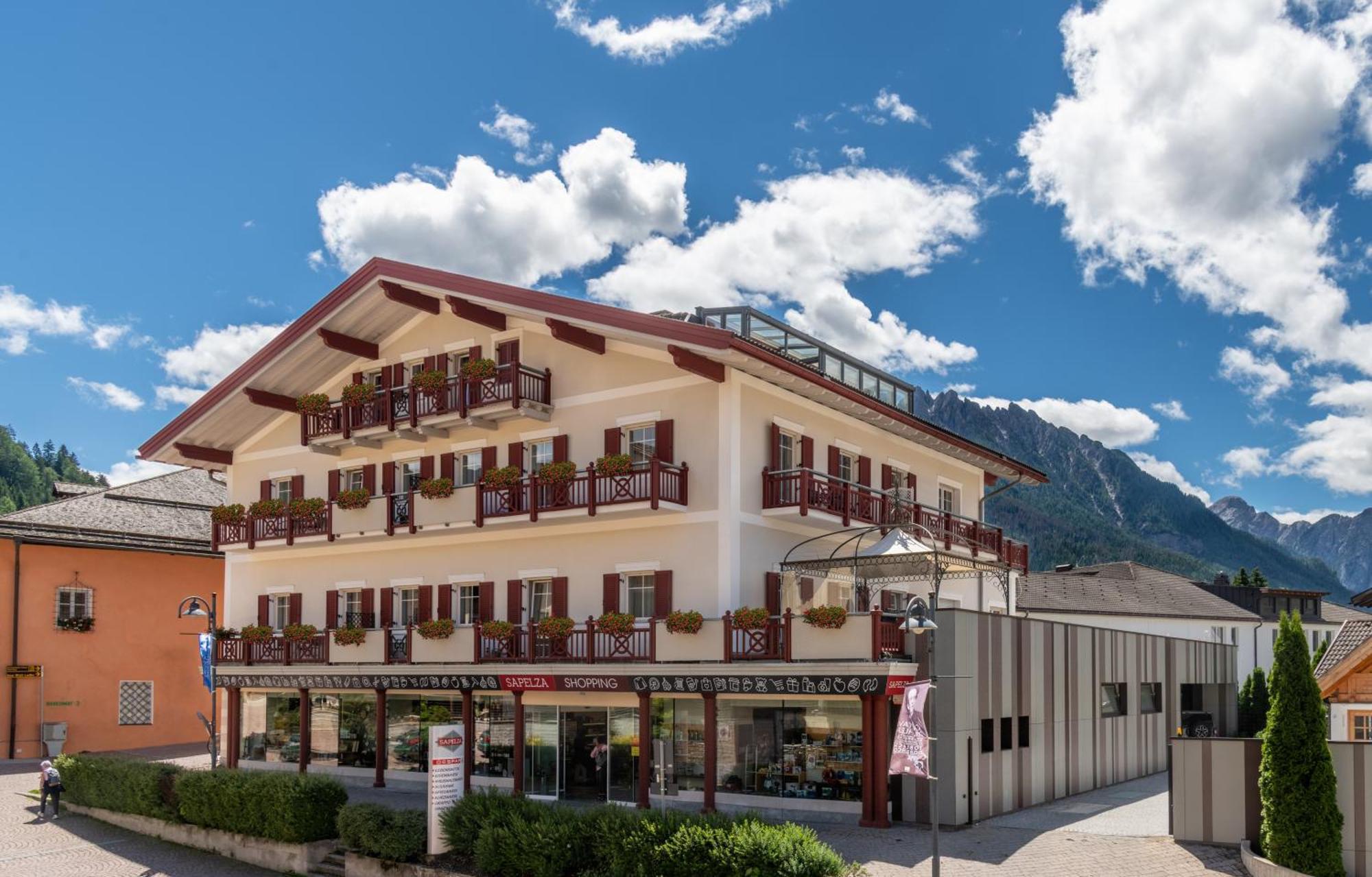 Sapelza Appartementhaus Toblach Exteriör bild